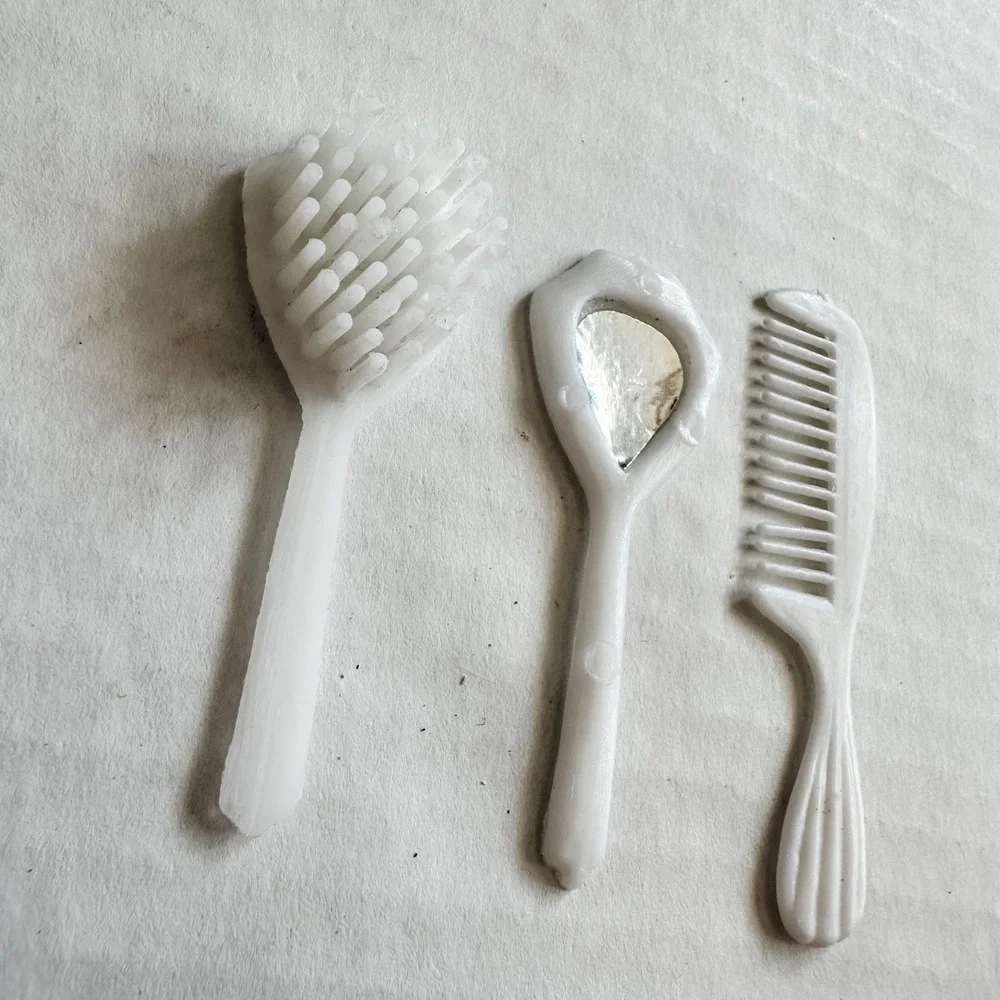 Barbie Vanity White Brush Comb Mirror 3 Piece Vintage Doll Accessories‎